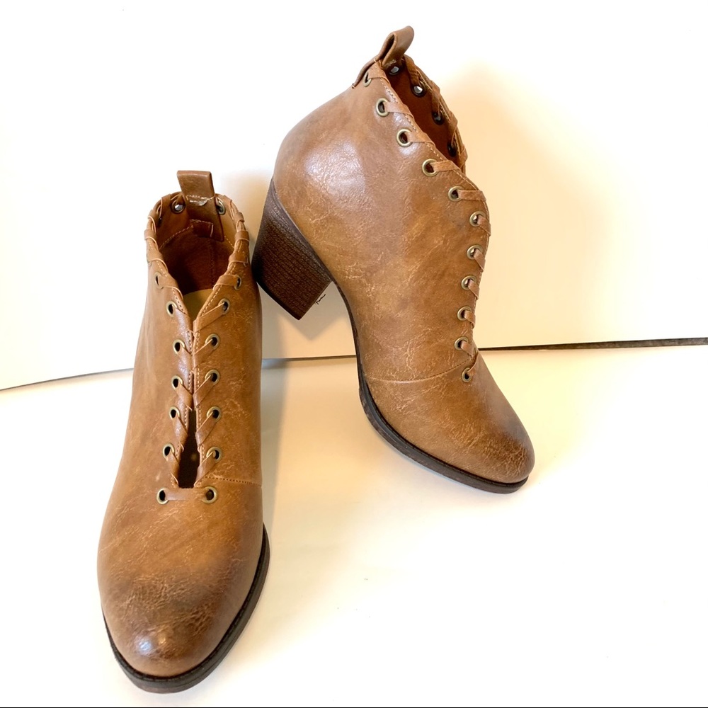 MATA Brown V-Cut Whipstitch Slip On Booties—SZ. 6
